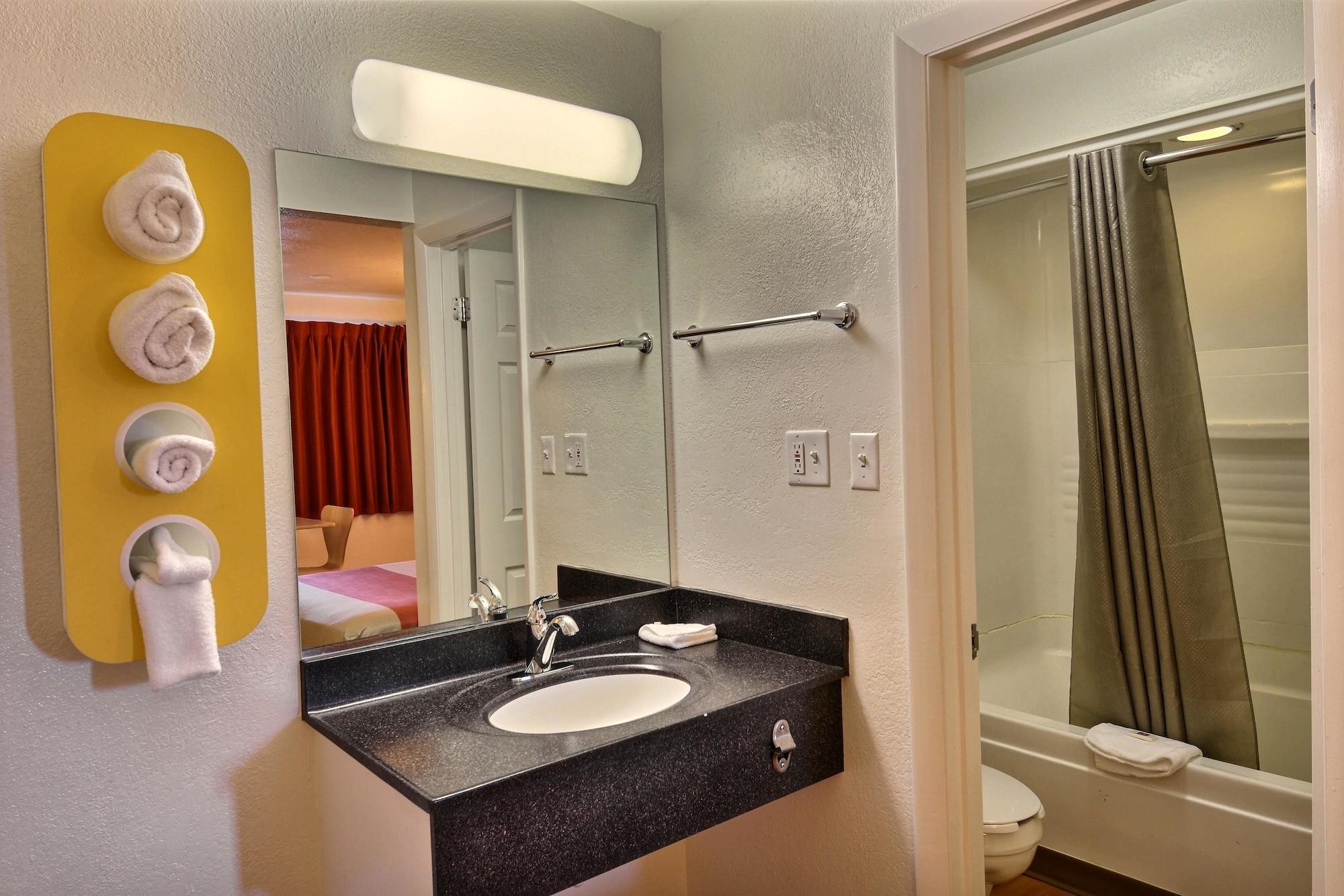 Travelodge By Wyndham Brattleboro Vt 외부 사진