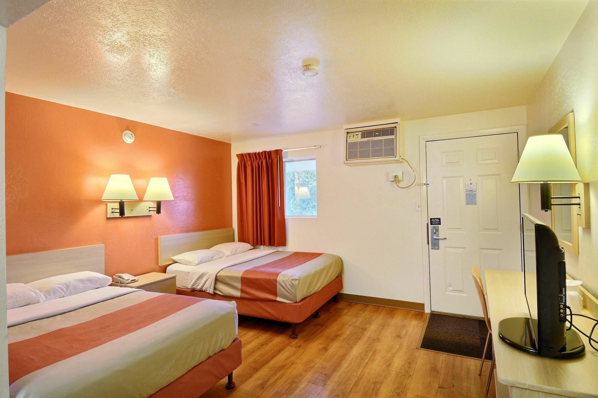 Travelodge By Wyndham Brattleboro Vt 외부 사진